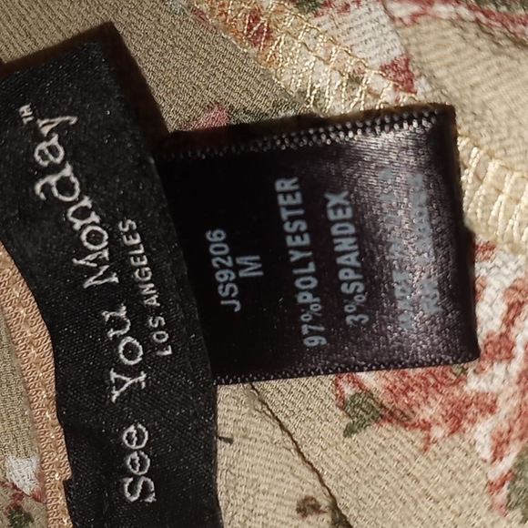 See You Monday Floral Trumpet Sleeved Romper - Picture 12 of 13